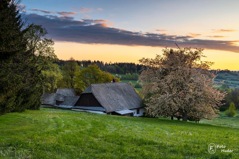 Chaloupka na Zadním Koníkově v mrazivém ránu