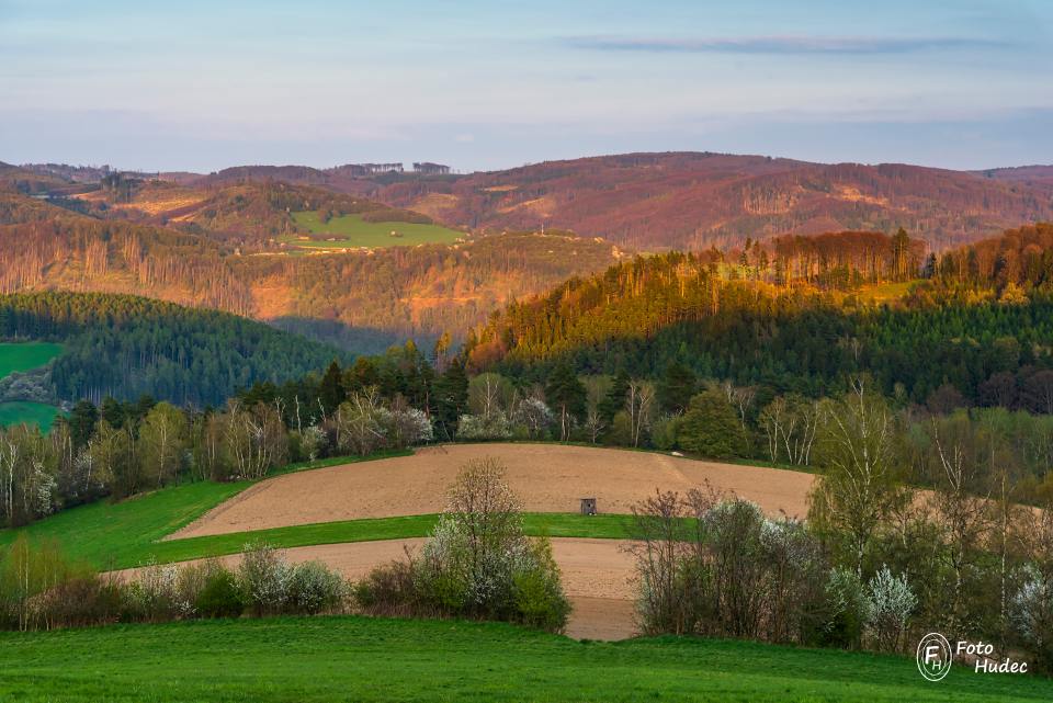 Jarní večer nad Lískovcem